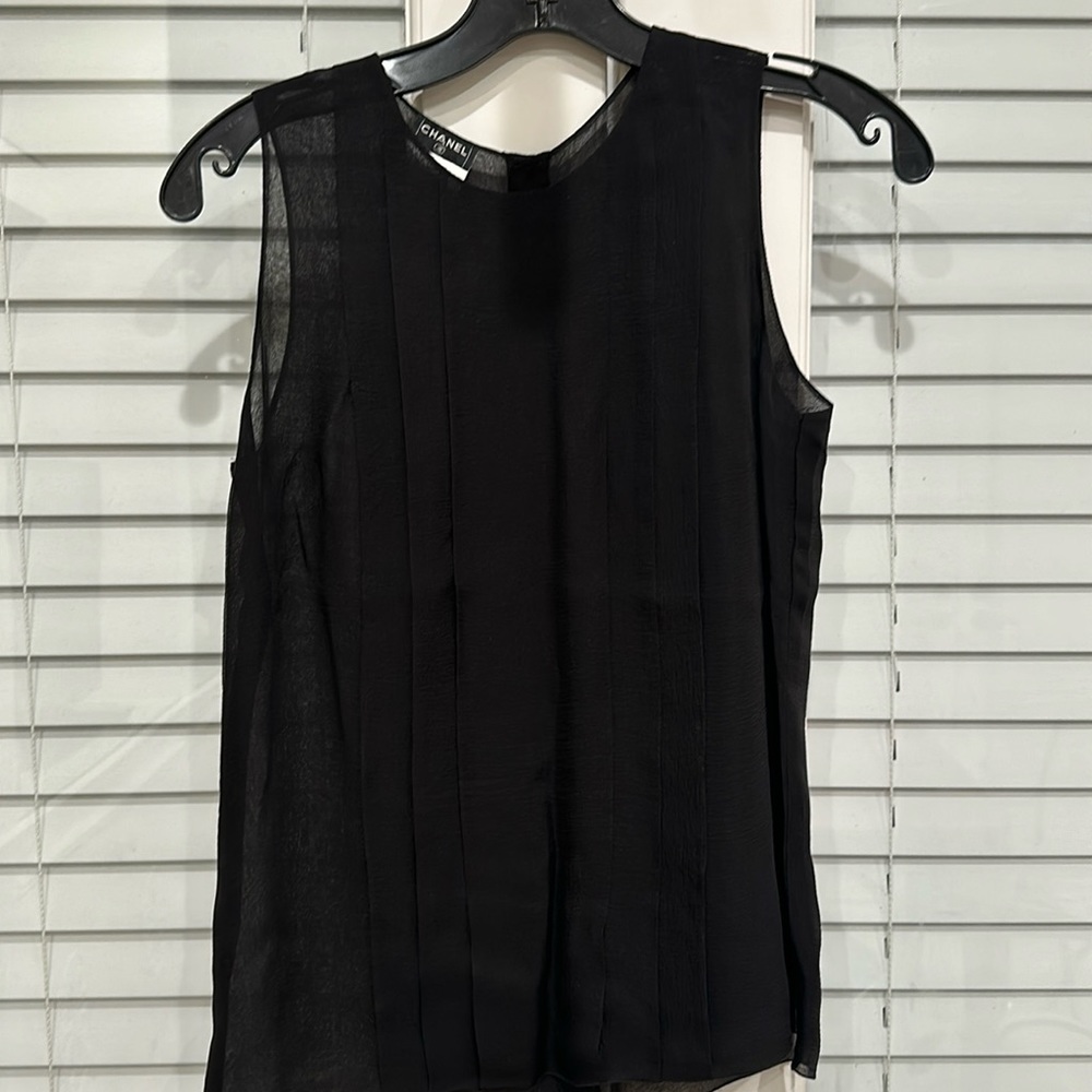 CHANEL SILK SLEEVELESS BLOUSE